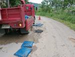 7 สิงหาคม 2567 กองช่างอบต.เขาวงกต ออกซ่อมเเซมผิวถนนคอนกรีตที