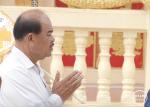 สืบสานประเพณีตักบาตรข้าวสารอาหารแห้ง เนื่องในวันเข้าพรรษา ป